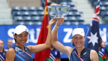 世界杯注册平台-放弃奥运+全运 张帅助中国金花成就双打“金满贯”